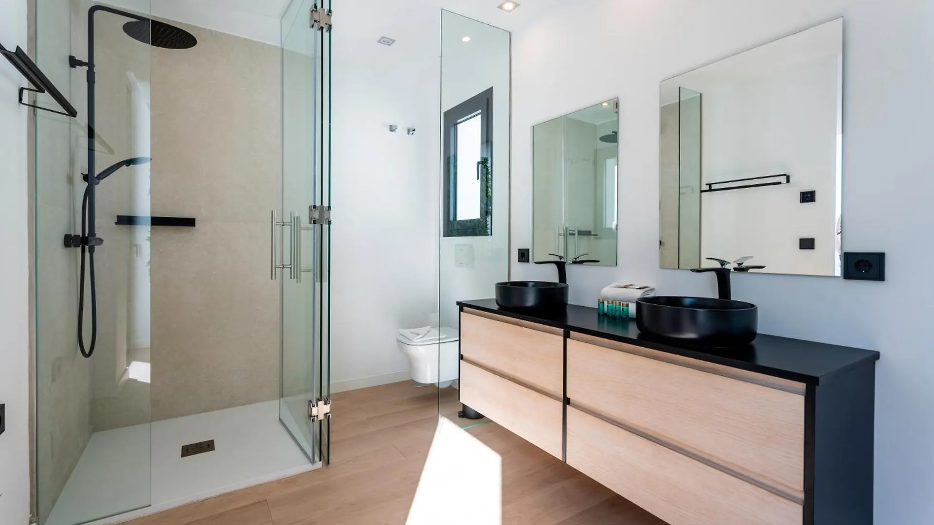 Vacation Marbella I Villa La Moderne, Sparkling Heated Pool, Private Gym, Cine Room, Arcade Machines Spanien