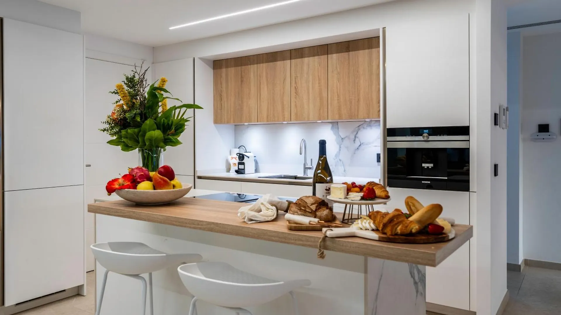 Vacation Marbella I Villa La Moderne, Sparkling Heated Pool, Private Gym, Cine Room, Arcade Machines